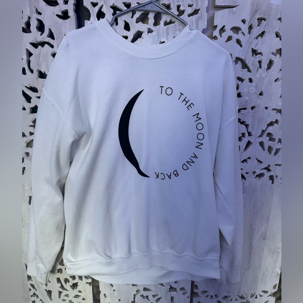 Oversized crewneck sweatshirt to the moon and back